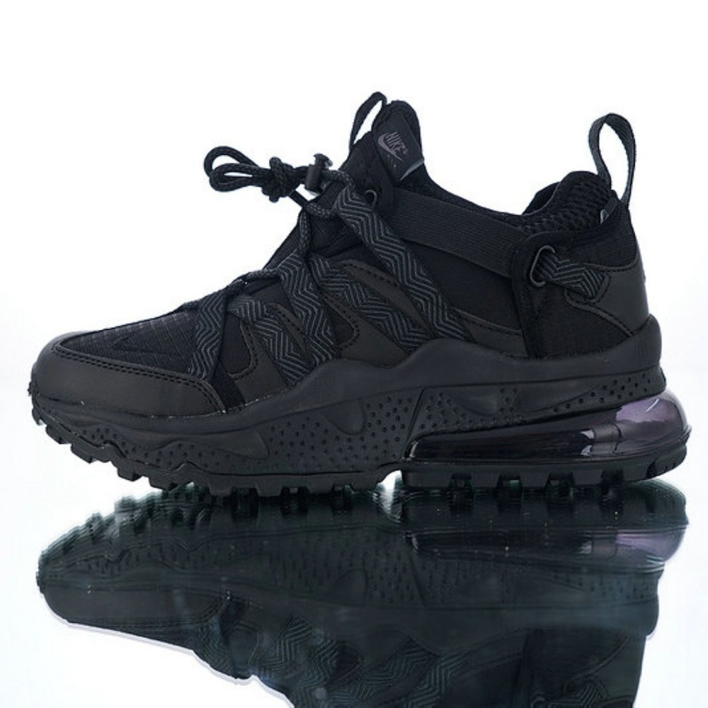 Nike black sneaker brand new